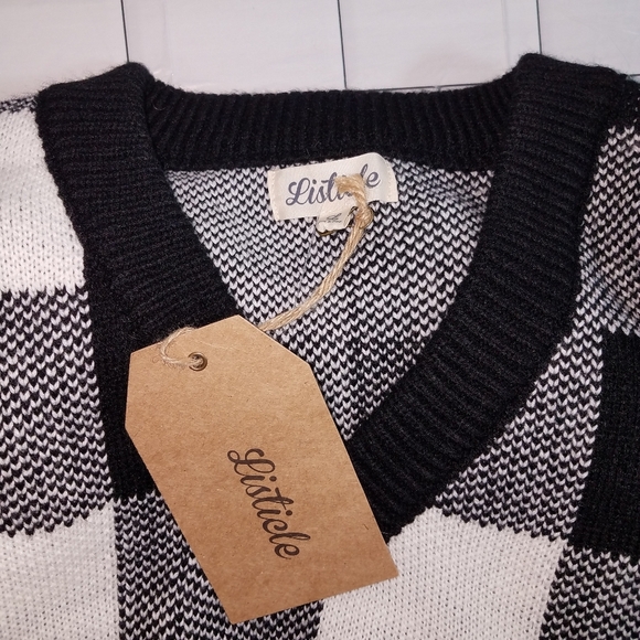Listicle Black and White Sweater L Nwt - Picture 4 of 12